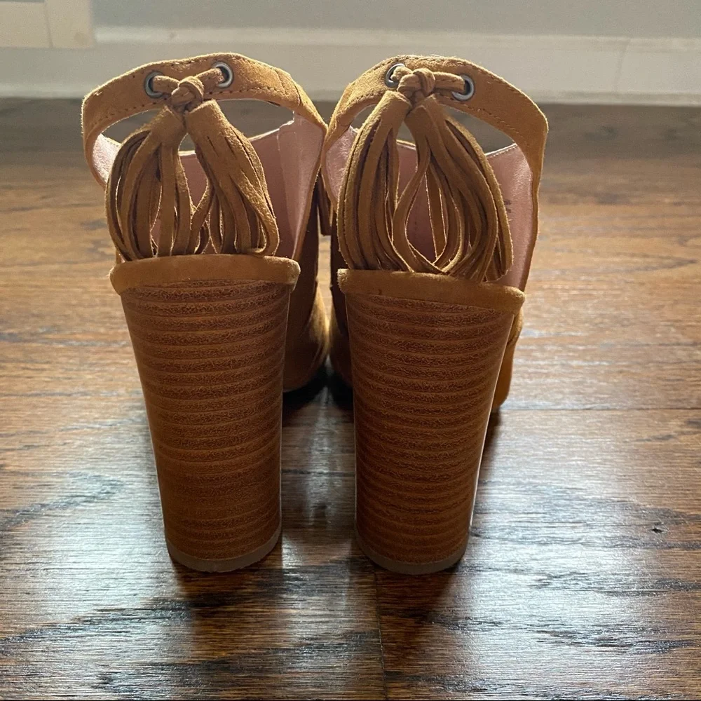 Halogen Willow suede peeptoe sandals with fringe tassels wooden block heel - Picture 4 of 9